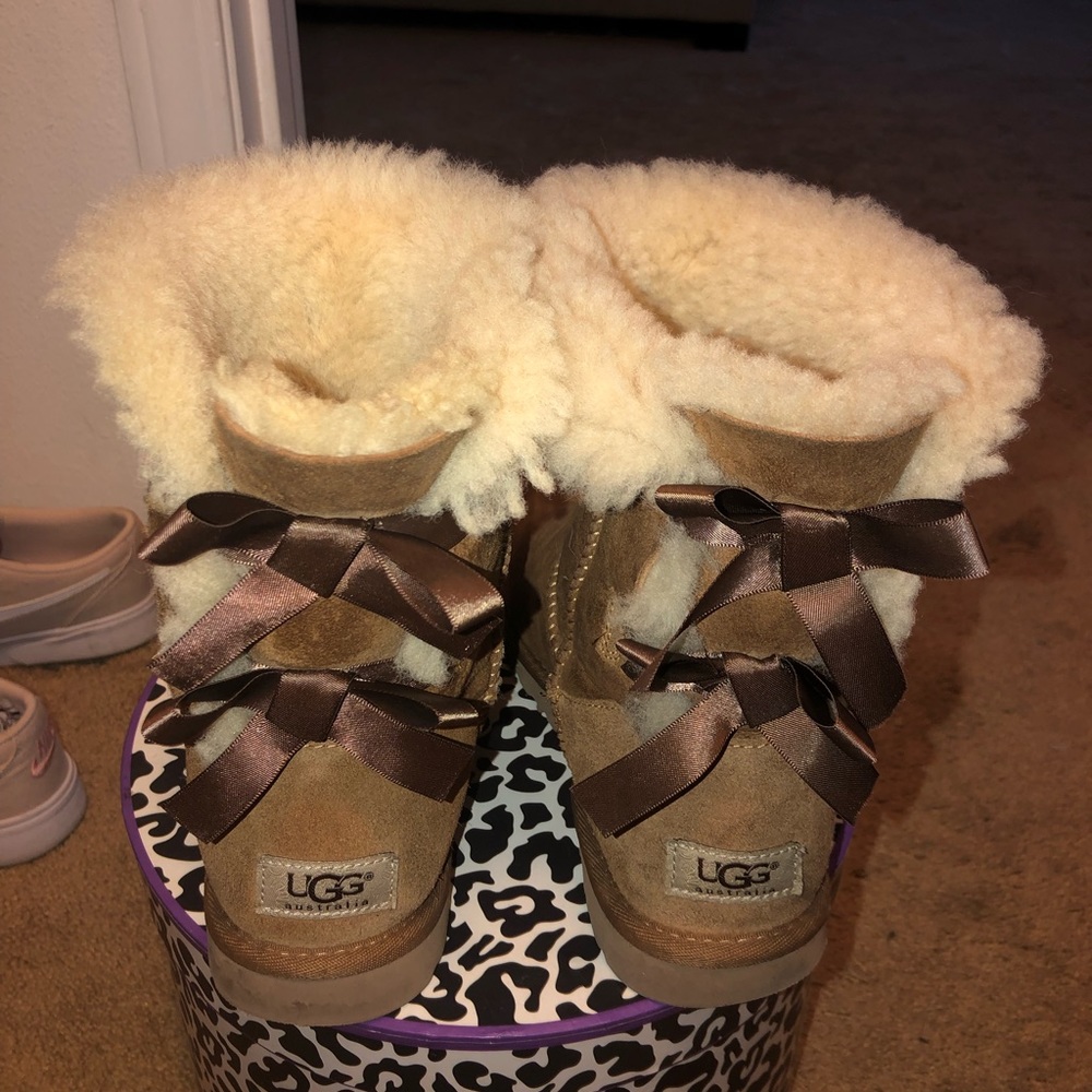 UGG BAILEY BOW SHORT